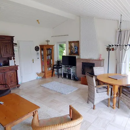 Ruhiges In Sonniger Lage Ferienhaus *