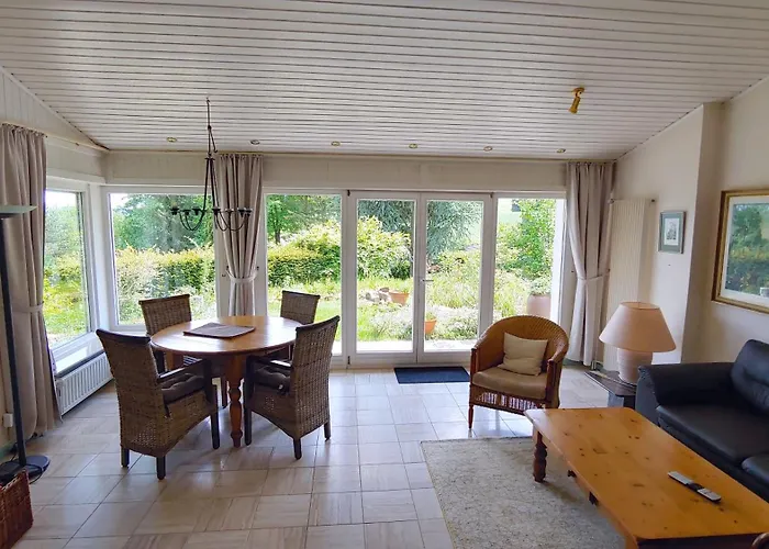 Semesterbostad Ruhiges In Sonniger Lage